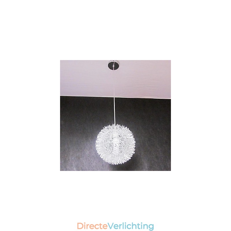 Moderne, eigentijdse metalen hanglamp met bolvorm