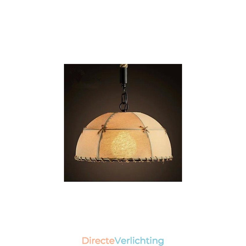 Een korte Vogue Lights halve cirkel kroonluchter van henneptouw