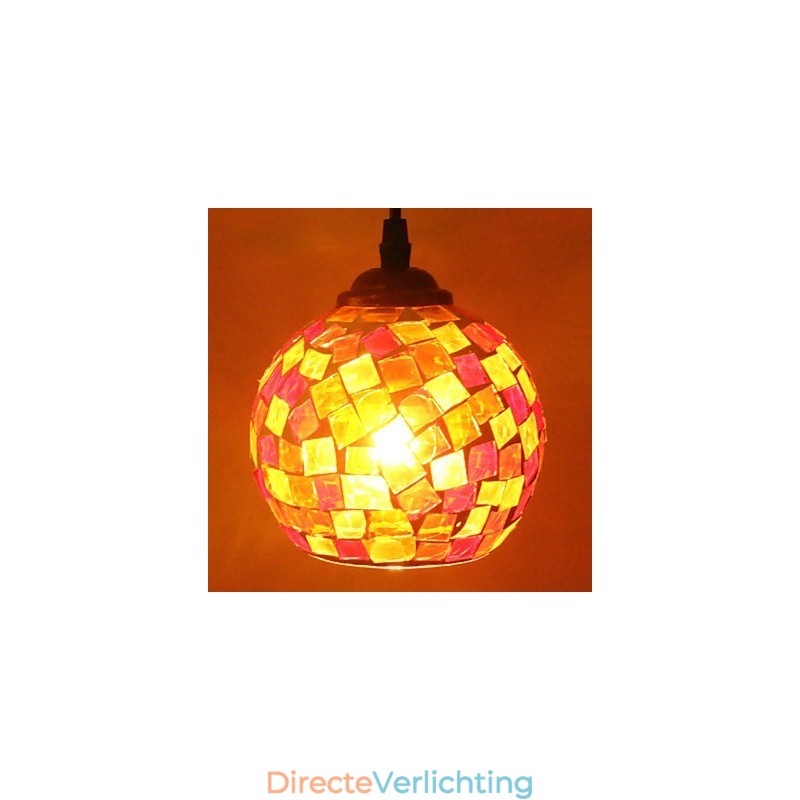 Moderne, eigentijdse metalen hanglamp met schilderij