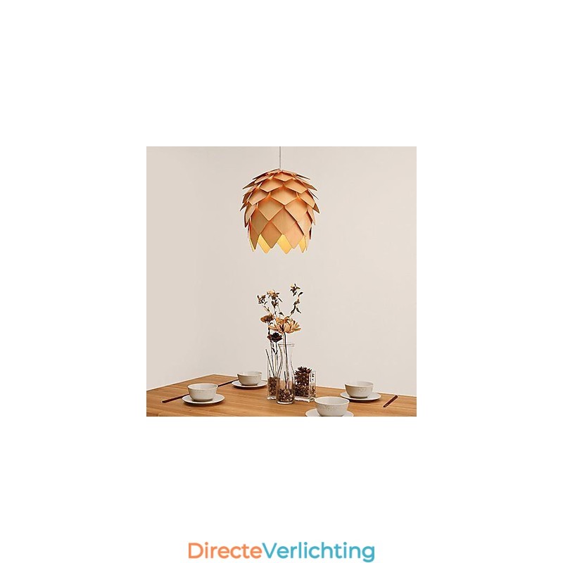 Moderne, eigentijdse, traditionele, klassieke lantaarn, metalen hanglamp