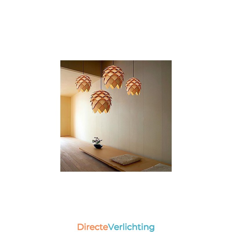 Moderne, eigentijdse, traditionele, klassieke lantaarn, metalen hanglamp