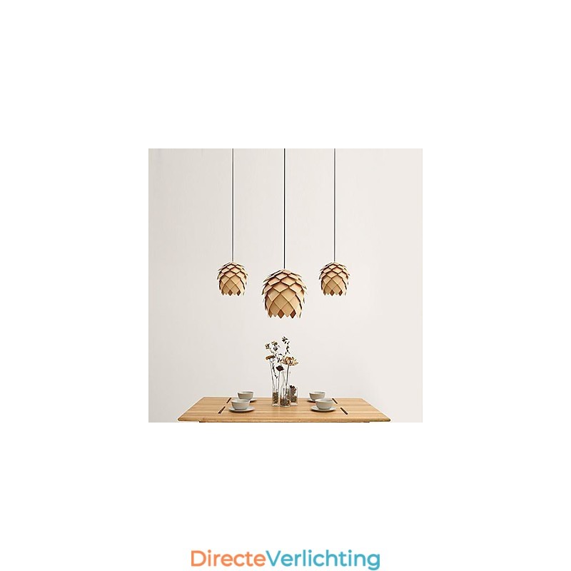 Moderne, eigentijdse, traditionele, klassieke lantaarn, metalen hanglamp