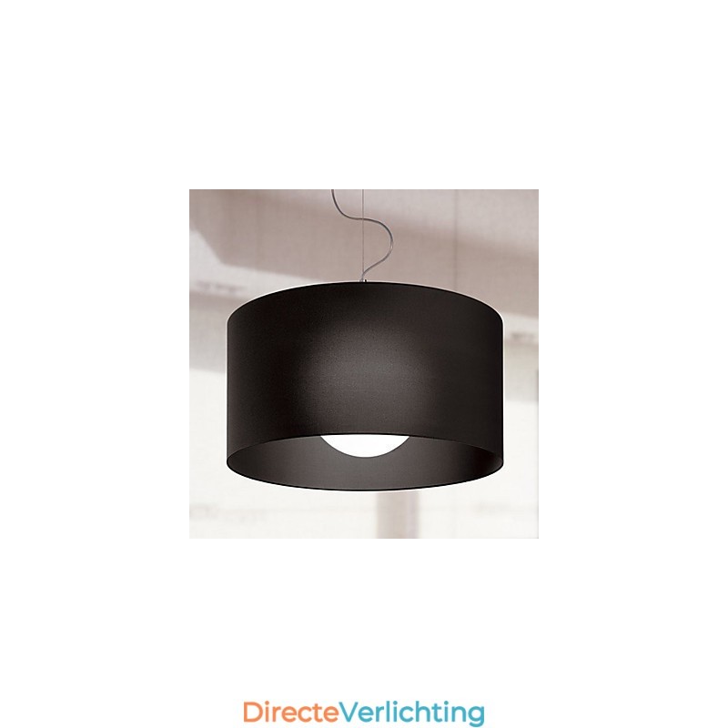 Hanglamp van ijzer met zwarte kap