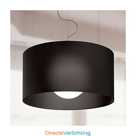 Hanglamp van ijzer met zwarte kap Hanglamp van ijzer met zwarte kap