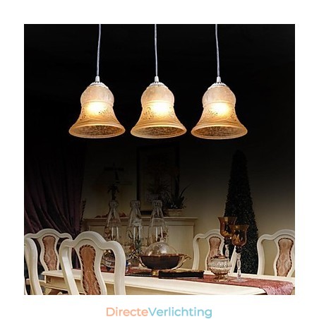 Witte hanglamp met drie lampen, patroon, glazen kap, handverguld, Europees retro klassiek Witte hanglamp met drie lampen, patroon, glazen kap, handverguld, Europees retro klassiek