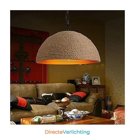 Vintage smeedijzeren kroonluchter Een creatieve industriële hennep Vintage smeedijzeren kroonluchter Een creatieve industriële hennep