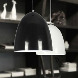 Moderne, eigentijdse metalen hanglamp met schilderij