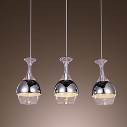 Moderne creatieve hanglamp met 3 lampen in de vorm van een kelk