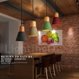 Moderne, eigentijdse houten, veelkleurige betonnen hanglamp
