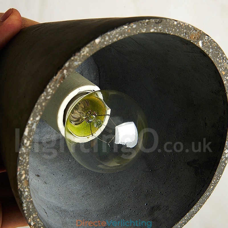Moderne, eigentijdse houten, veelkleurige betonnen hanglamp