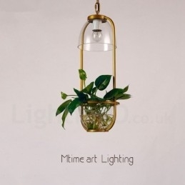 Traditionele klassieke hanglamp met één lichtbron van glas
