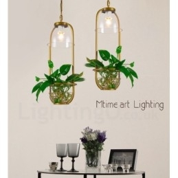 Traditionele klassieke hanglamp met één lichtbron van glas