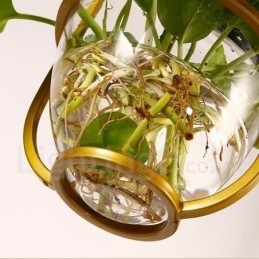 Traditionele klassieke hanglamp met één lichtbron van glas