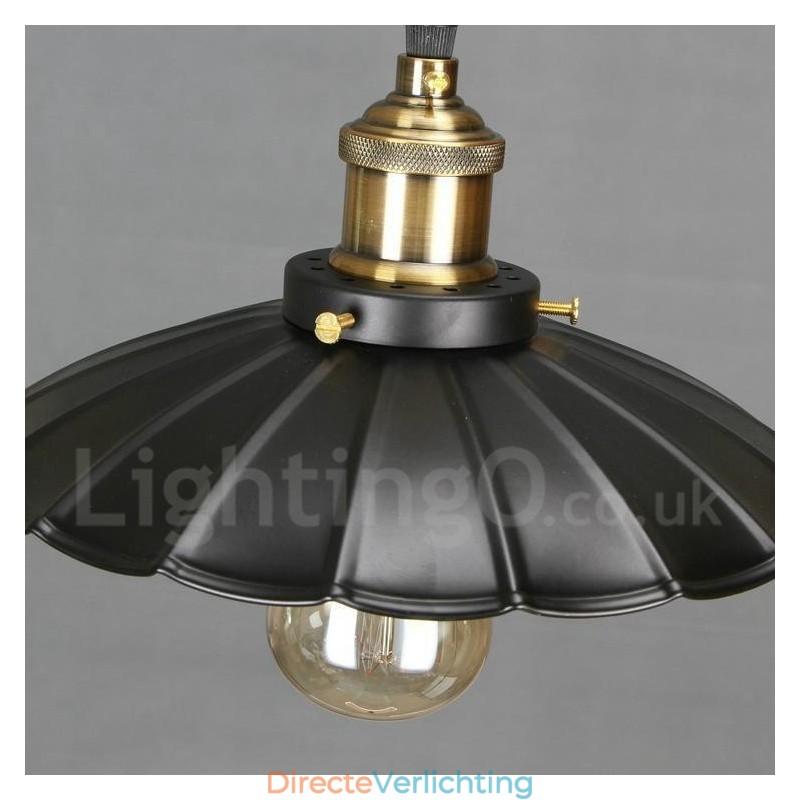 Zwarte metalen vintage hanglamp