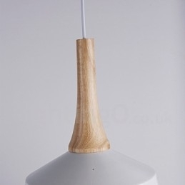 Moderne, eigentijdse hanglamp van hout en metaal