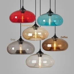 Moderne, eigentijdse, veelkleurige hanglamp met 1 lichtbron van glas