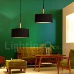 Moderne, eigentijdse houten trommel hanglamp met stoffen kap