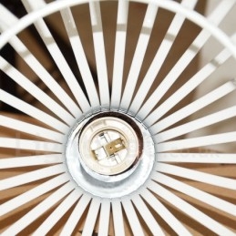 Moderne, eigentijdse metalen hanglamp met 1 lichtbol