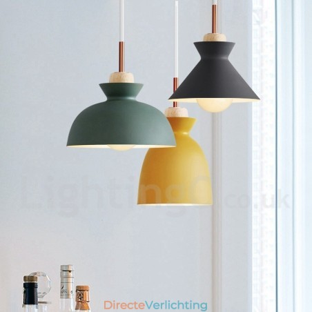 Moderne, eigentijdse metalen hanglamp in meerdere kleuren Moderne, eigentijdse metalen hanglamp in meerdere kleuren