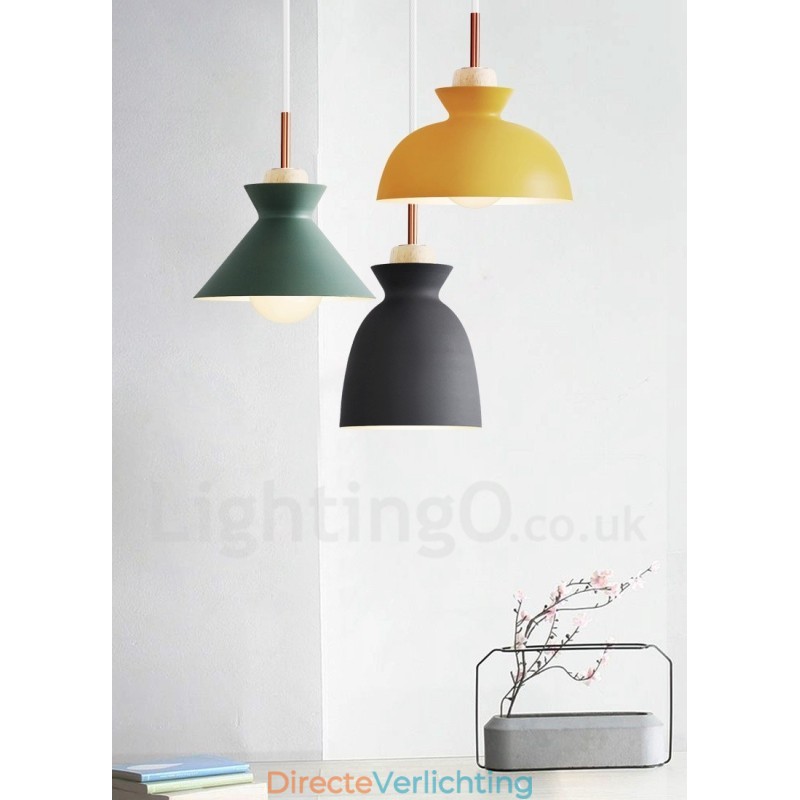 Moderne, eigentijdse metalen hanglamp in meerdere kleuren