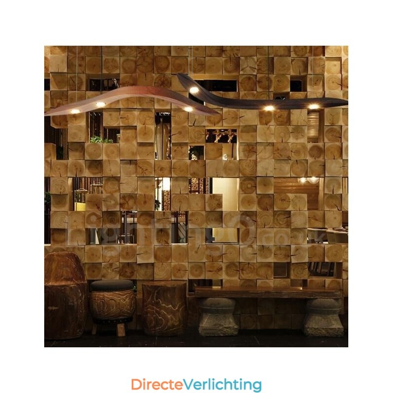 Moderne, eigentijdse houten hanglamp met 3 lampen