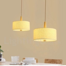 Moderne, eigentijdse hanglamp van hout met stoffen kap