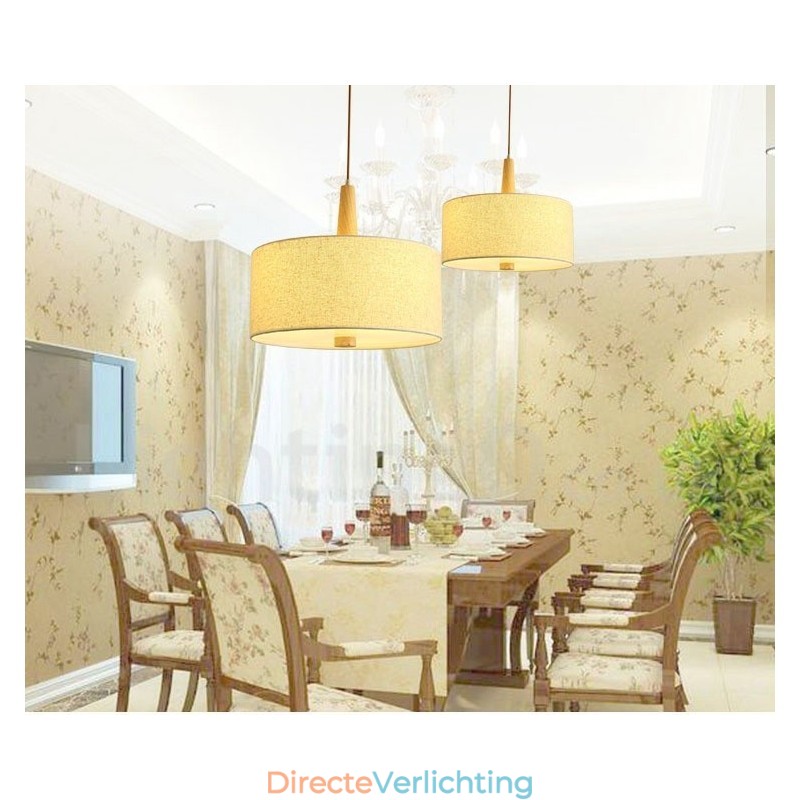 Moderne, eigentijdse hanglamp van hout met stoffen kap