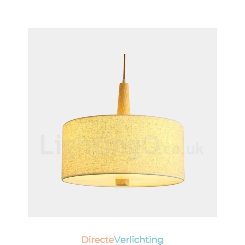 Moderne, eigentijdse hanglamp van hout met stoffen kap