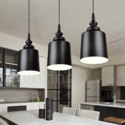 Zwarte moderne eigentijdse hanglamp met 3 lampen