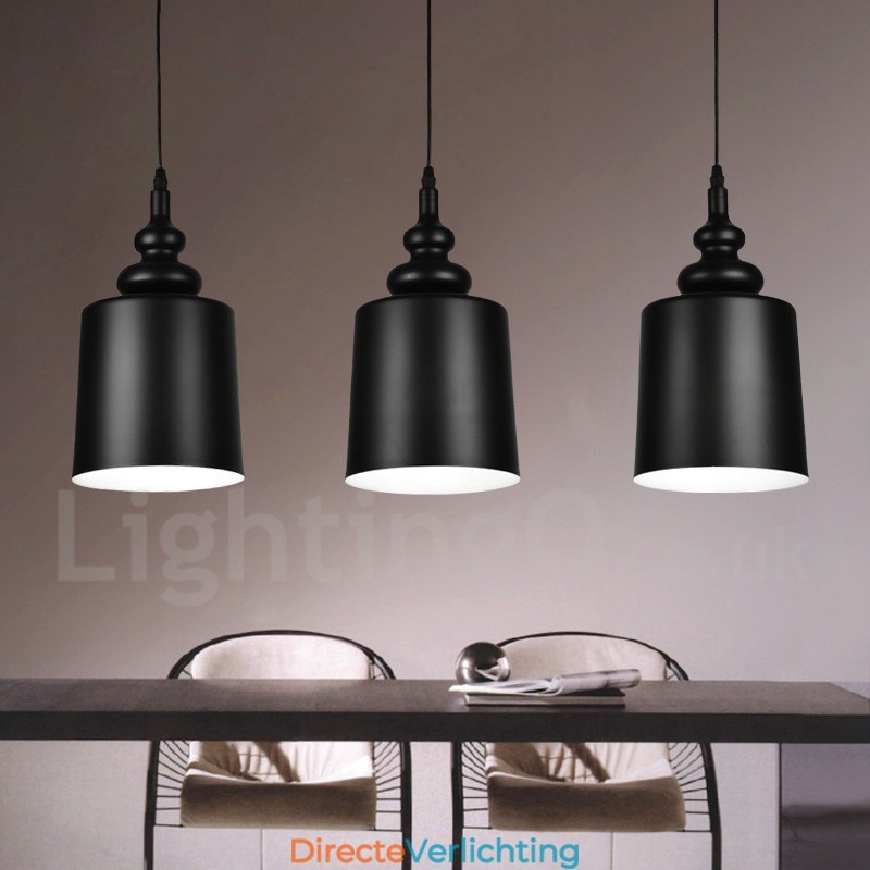 Zwarte moderne eigentijdse hanglamp met 3 lampen