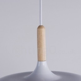 Moderne, eigentijdse hanglamp van hout en metaal