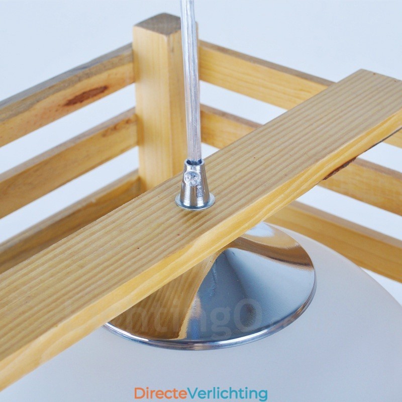 1 Lichte houten moderne eigentijdse hanglamp in Scandinavische stijl met glazen kap