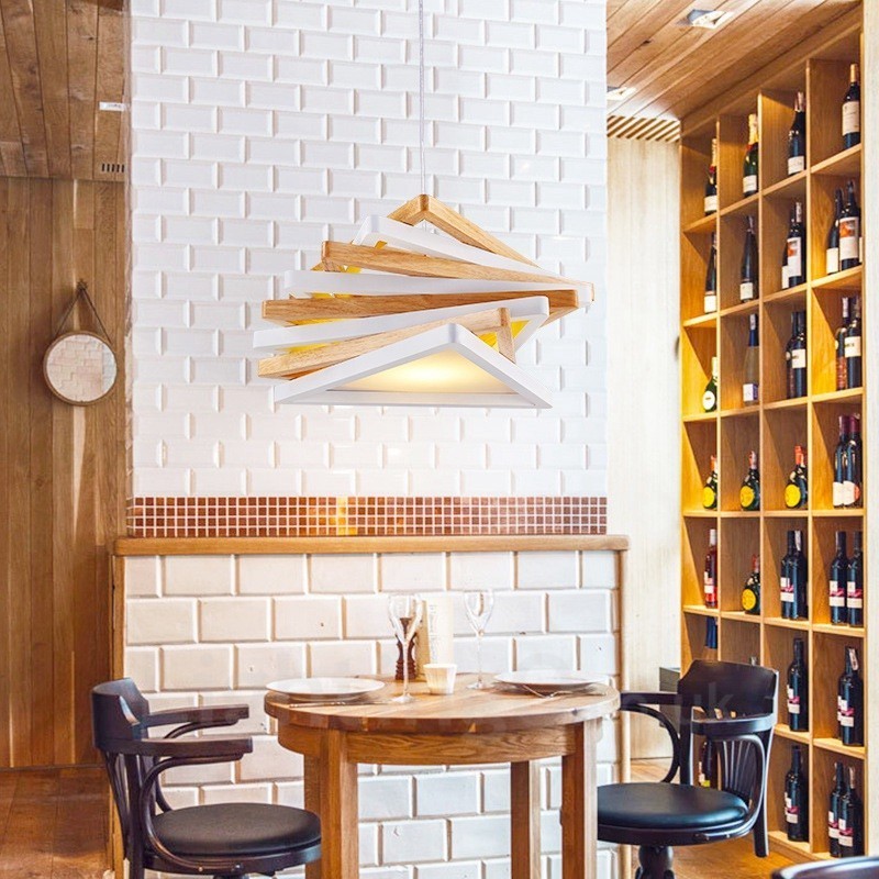 1 Lichte houten moderne eigentijdse hanglamp met houten kap