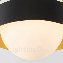 1-lichts moderne eigentijdse plafondlamp koperen hanglamp met witte en zwarte bolvormige glazen kap