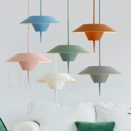Moderne, eigentijdse hanglamp van staal