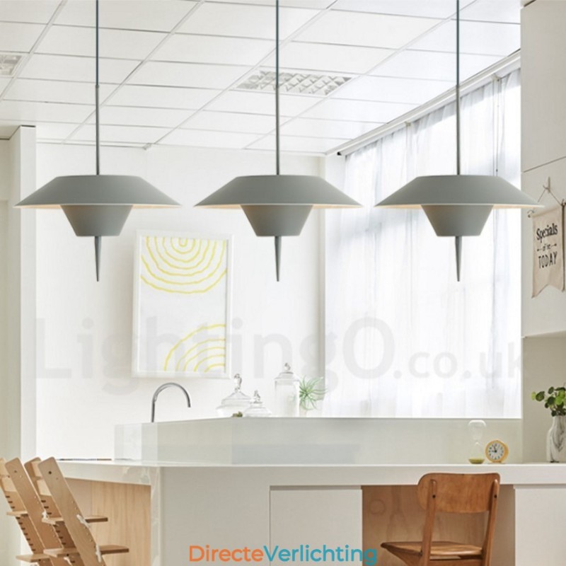 Moderne, eigentijdse hanglamp van staal