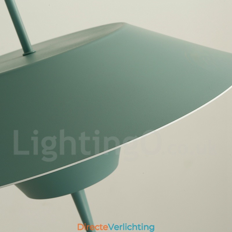Moderne, eigentijdse hanglamp van staal