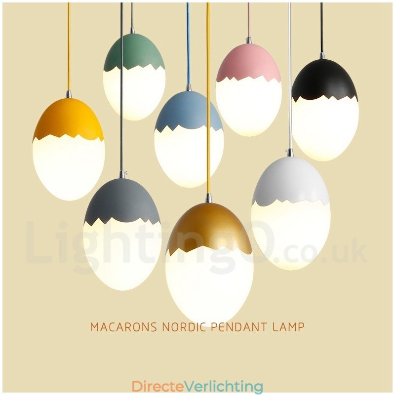 Moderne, eigentijdse hanglamp van staal