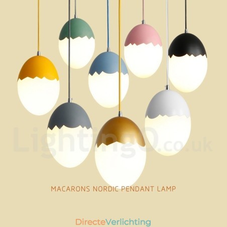 Moderne, eigentijdse hanglamp van staal Moderne, eigentijdse hanglamp van staal
