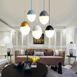 Moderne, eigentijdse hanglamp van staal
