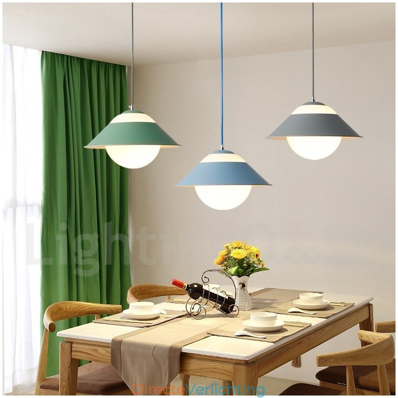 Moderne, eigentijdse hanglamp van staal