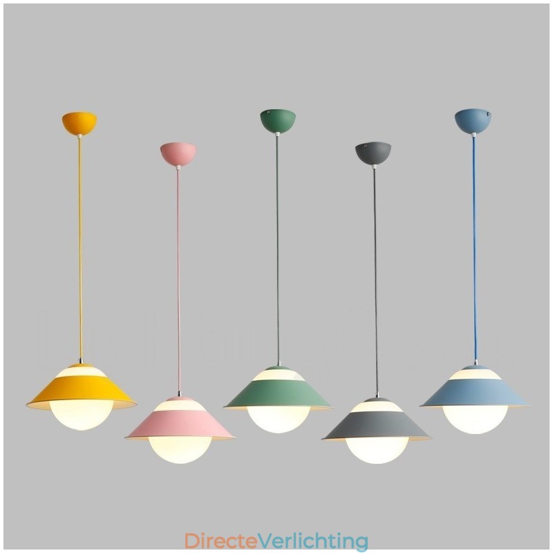 Moderne, eigentijdse hanglamp van staal
