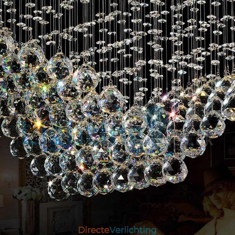 Moderne eigentijdse kroonluchter, plafondlamp, kristallen regendruppellamp
