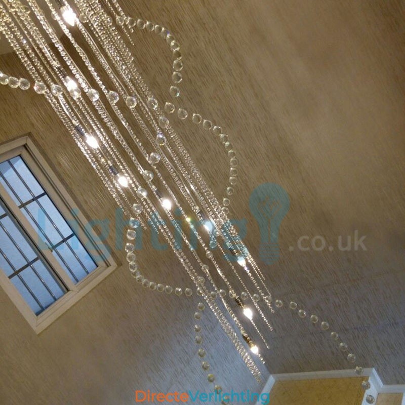 Moderne eigentijdse kroonluchter, plafondlamp, kristallen regendruppellamp