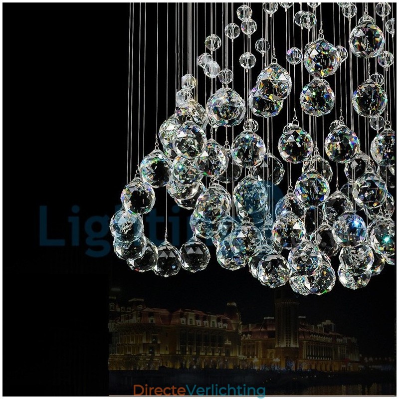 Moderne eigentijdse kroonluchter, plafondlamp, kristallen regendruppellamp