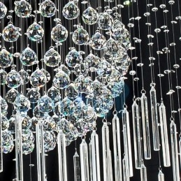 Moderne eigentijdse kroonluchter, plafondlamp, kristallen regendruppellamp