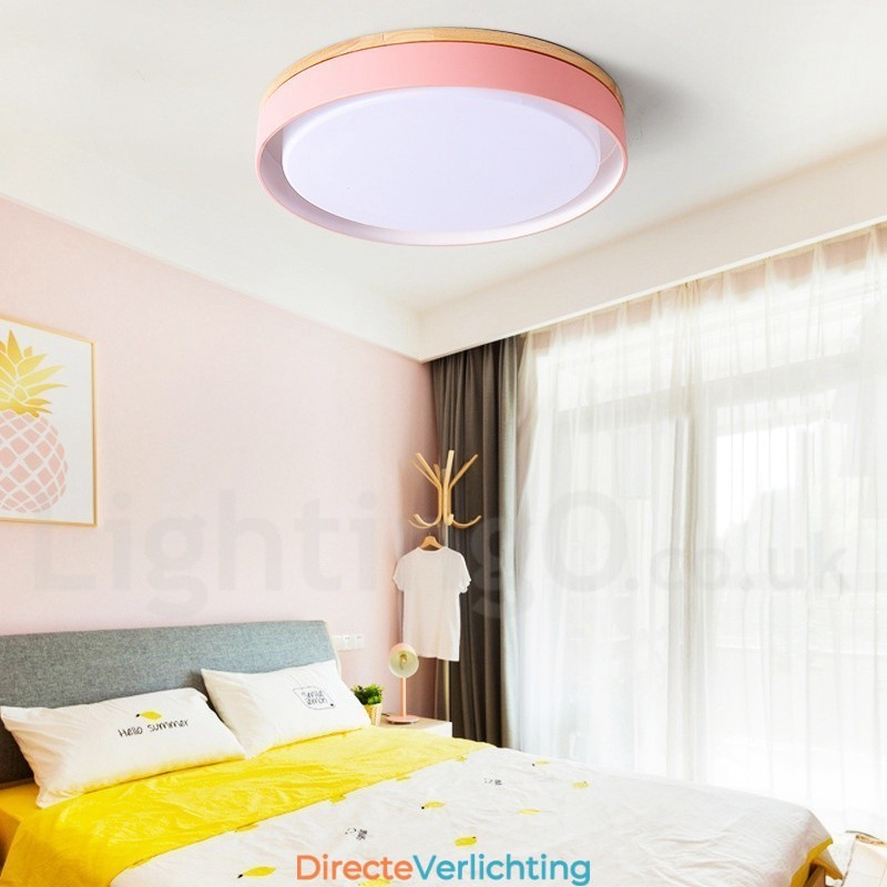 Dimbare, veelkleurige, ronde plafondlamp van hout met acrylkap Plafondlamp in Scandinavische stijl