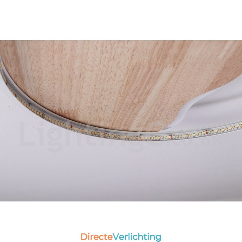 Dimbare witte ronde houten plafondlamp in de vorm van een wolk. Ultradunne plafondlamp. Kan ook als wandlamp worden gebruikt.