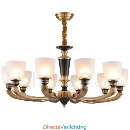 Luxe rustieke retro vintage kroonluchter van puur messing met hangende kaarsen en glazen kappen Luxe rustieke retro vintage kroonluchter van puur messing met hangende kaarsen en glazen kappen