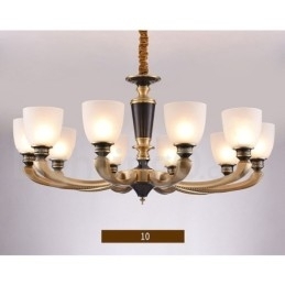 Luxe rustieke retro vintage kroonluchter van puur messing met hangende kaarsen en glazen kappen